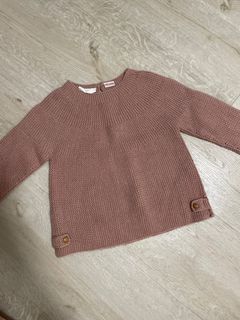(Category: ) located in . Submitted by clearingwardrobe (Listing ID 1391306928, Image 1). Description: .