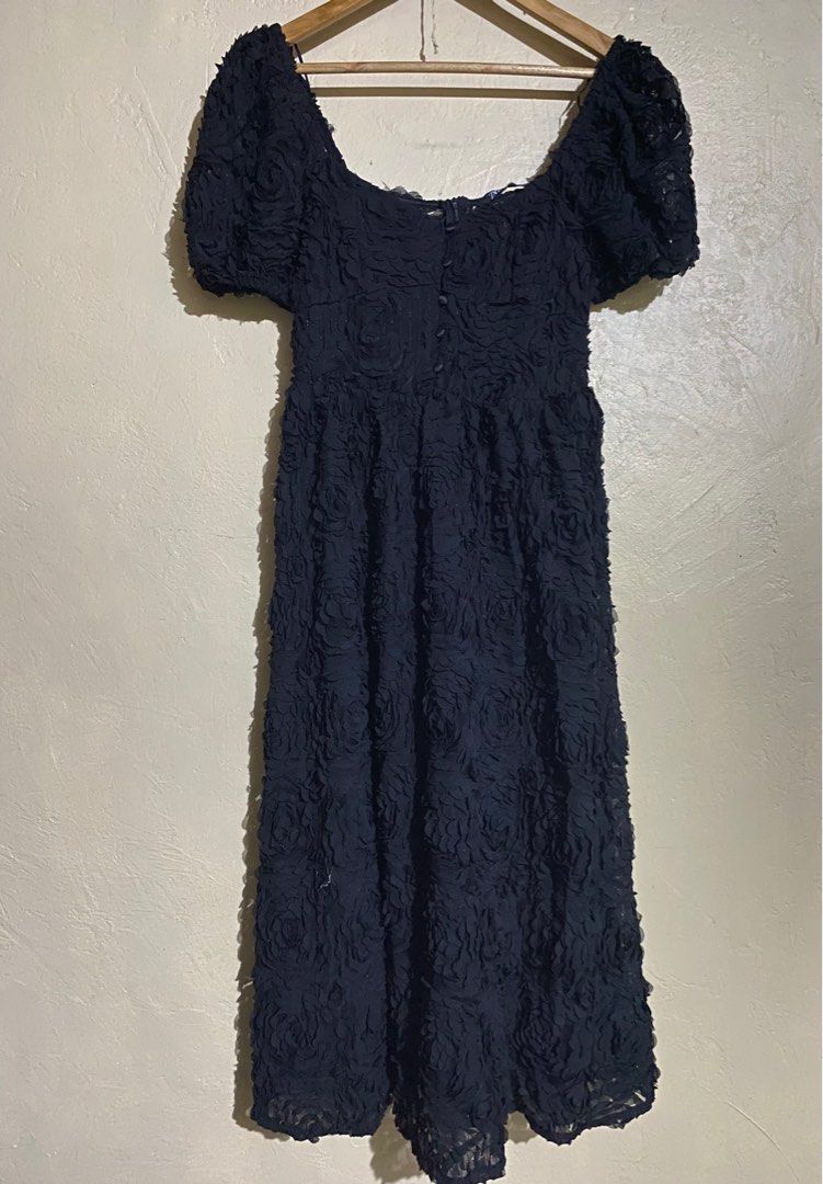 Zara Textured Dress (Category: Dresses) located in Bacoor. Submitted by catalina. (Listing ID 1391168459, Image 3). Description: Size: XS on tag Message me for more inquiries📩.