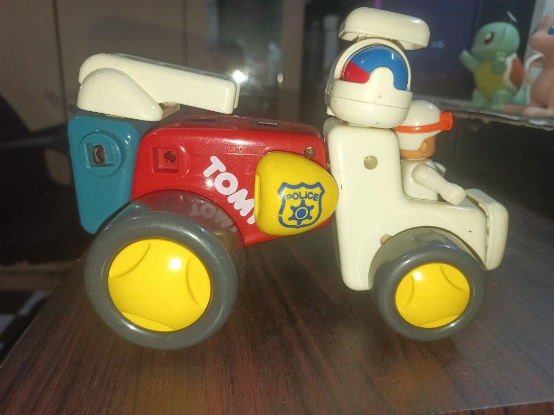 1995 Tomy Big Fun Motor blocks (Category: Kids Toys) located in Pasig City. Submitted by randomstuffs23 (Listing ID 1391404934, Image 2). Description: Missing na yung ibang parts as is Lalamove or pick up.