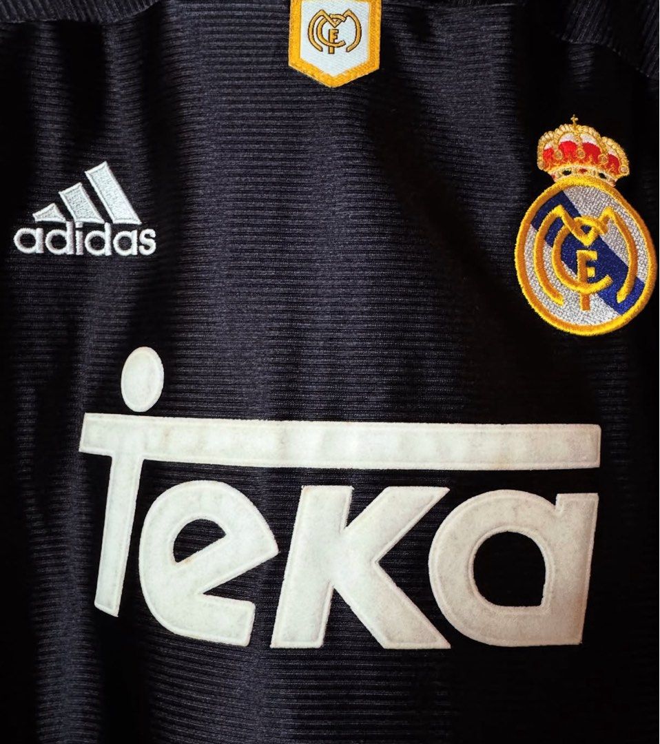 3 Roberto Carlos Real Madrid 1999-2000 Away UCL football jersey