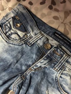 (Category: ) located in . Submitted by st0nefox (Listing ID 1391419297, Image 1). Description: .