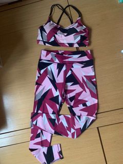（分類：）位於 。 由 bhemarana 提交（商品編號 1391387493，圖片 1）。簡介： 。