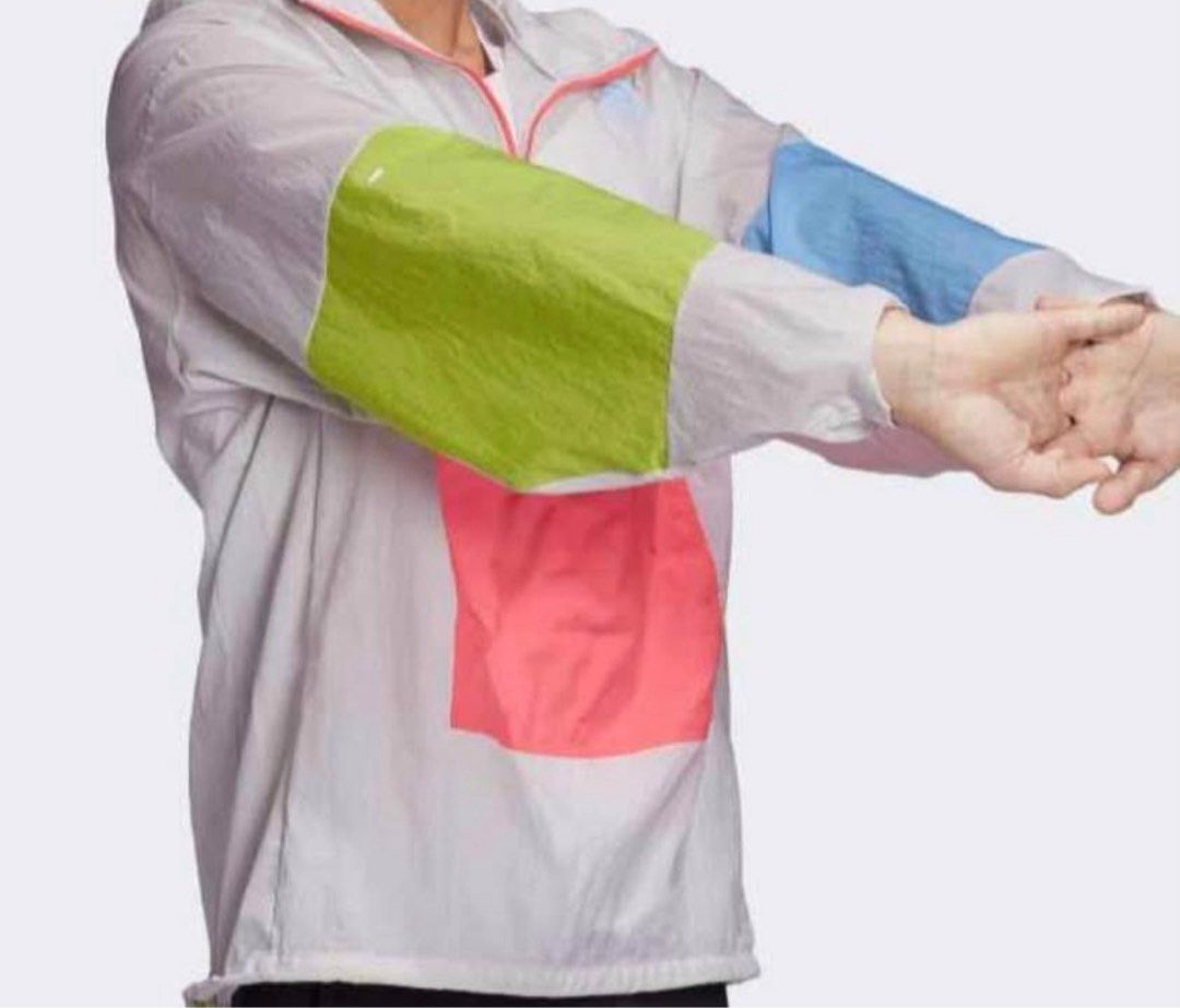Adidas windrunner Jacket (Category: Activewear) located in Baguio. Submitted by rayrai33 (Listing ID 1391500926, Image 3). Description: SIZE LARGE ‼️ ADAPT JACKET ADULTS HIGHLIGHTS Reflective details shine on dawn and dusk runs. RUN IN LIGHT RAIN SPECIFICATIONS Half zip with high collar Packable running jacket Reflective details Durable water-repellent (DWR) coating Front zip pocket Drawcord-adjustable hood and hem Plain weave Product colour: Orb