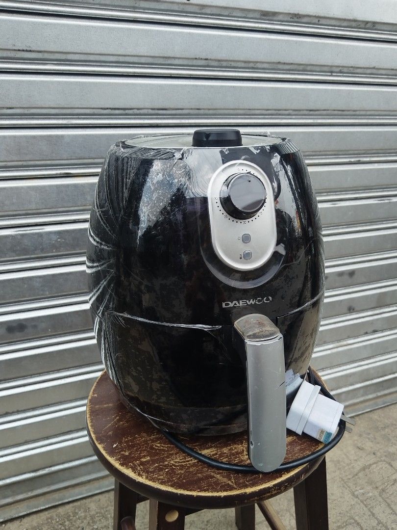 Airfryer Daewoo Brand (Category: Cookers) located in Baguio. Submitted by kikay_moto (Listing ID 1391500190, Image 1). Description: .