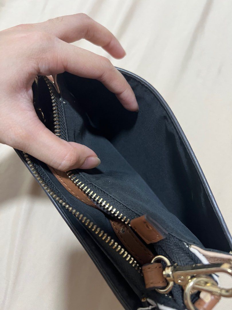 ALDO Cross-body Bag (Category: Cross-body Bags) located in Marikina City. Submitted by sc00007 (Listing ID 1391384504, Image 3). Description: orig. .