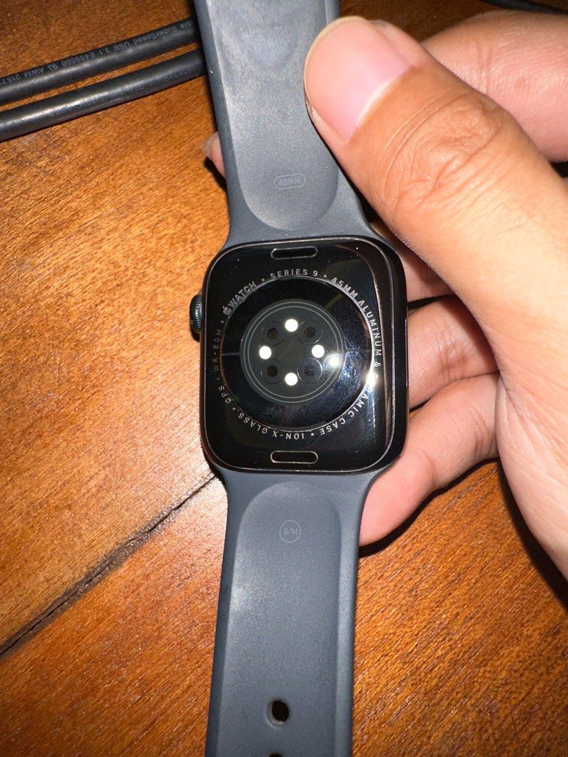 apple watch gen 9 (Category: Men's Watches) located in Manila. Submitted by samaroj (Listing ID 1391451748, Image 1). Description: .