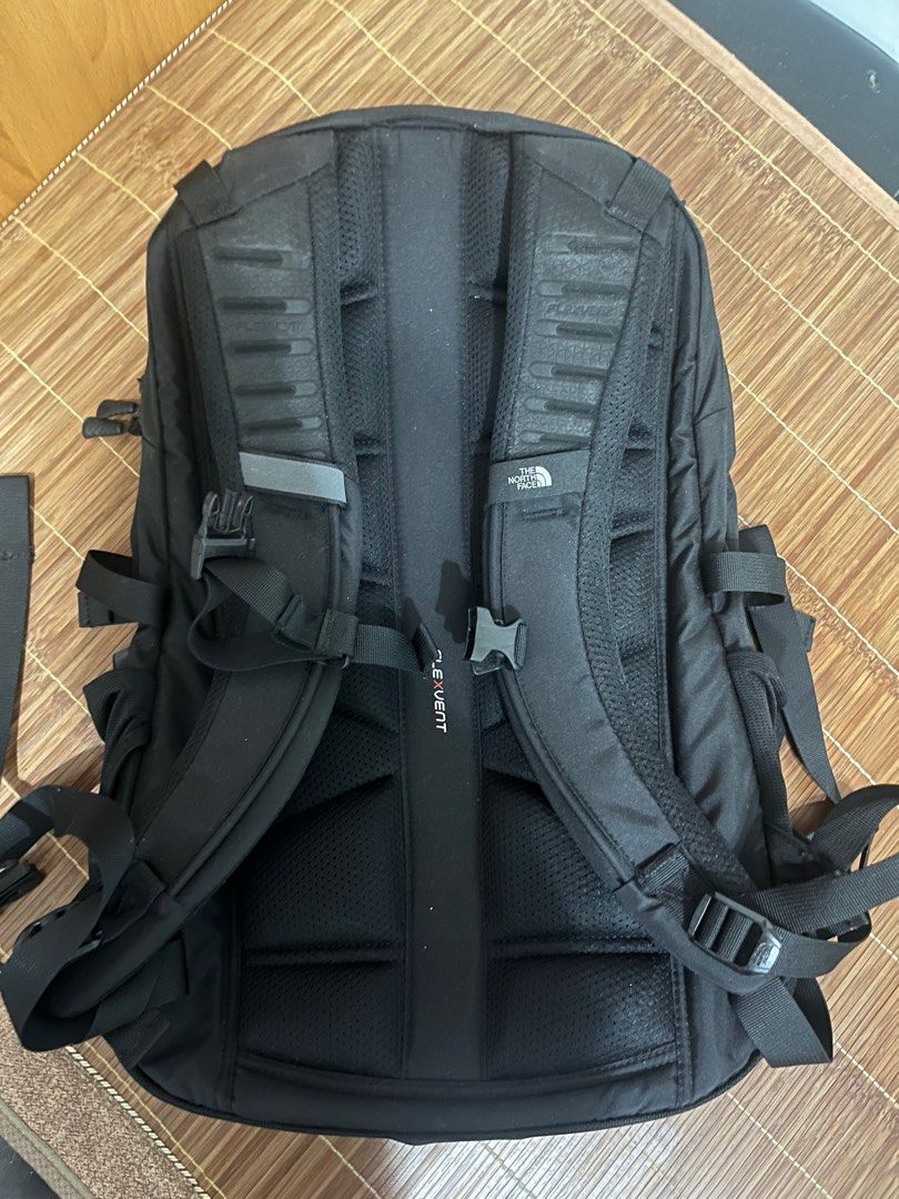 Backpack （分類：背包）位於 Hong Kong。 由 qqyhy 提交（商品編號 1391391286，圖片 3）。簡介： 9成新。