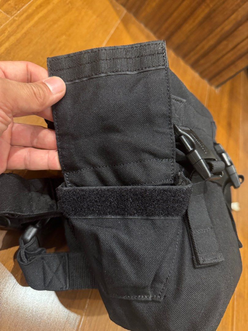 BlackHawk OmegaElite GasMask Bag V1.0 (Category: Sling Bags) located in Marikina City. Submitted by snclr (Listing ID 1391495263, Image 3). Description: Blackhawk Gasmask Bag No issues Closet Queen RFS: Decluttering .
