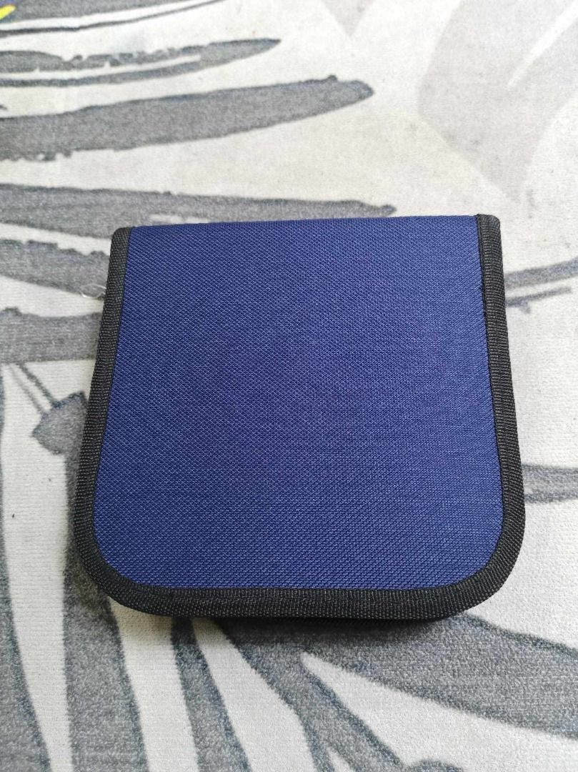 Blue Zipper Closure CD Storage (Category: Portable Audio Accessories) located in Santa Cruz. Submitted by jmy_surplus.2 (Listing ID 1391427991, Image 1). Description: Size ; L - 6 W - 6.2 Color ; Blue Type ; CD Storage Brand ; No brand Material ; Nylon Style ; Blue CD Storage LG 119 JMY 5 Batch #147.