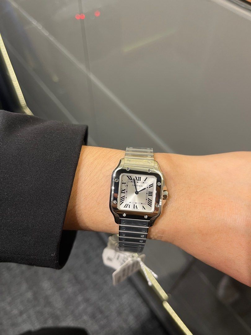 Cartier Santos small size (Category: Luxury Watches) located in Marikina City. Submitted by yaniyanyan (Listing ID 1391394330, Image 1). Description: Cartier santos small size White dial Ref wssa0082 4626 year 2025 Inclusion: Original papers .