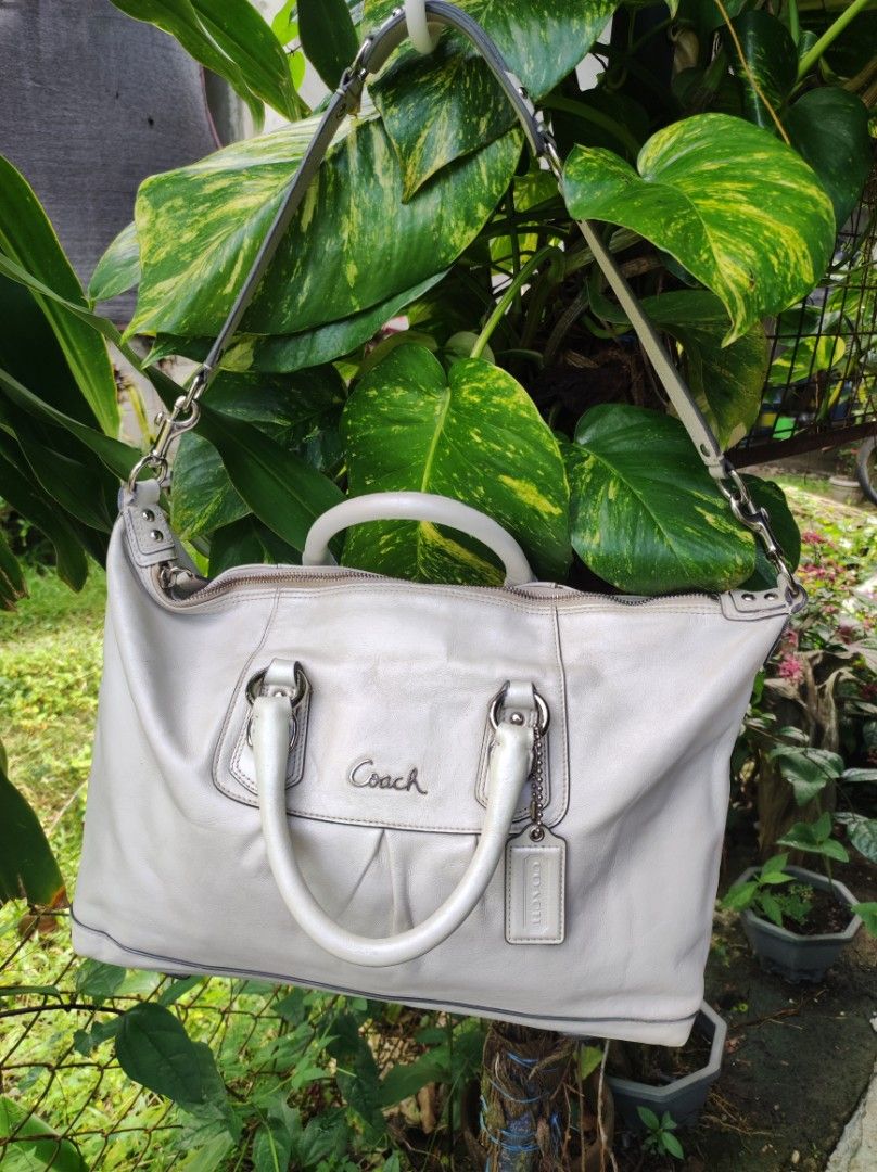 Coach Ashley Satchel (Category: Luxury Bags & Wallets) located in Manila. Submitted by a2aonlineshop (Listing ID 1391447876, Image 2). Description: the owner rarely used it... nastock lang ng matagal sa Cabinet... may konting dumi lang sa loob 2 way coach bag .. available for VC.