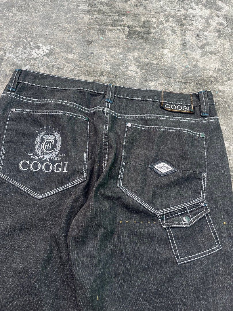 COOGI JORTS (Category: Shorts) located in Mabalacat. Submitted by aas_thriftfings (Listing ID 1391506109, Image 3). Description: 42x35 no issue.