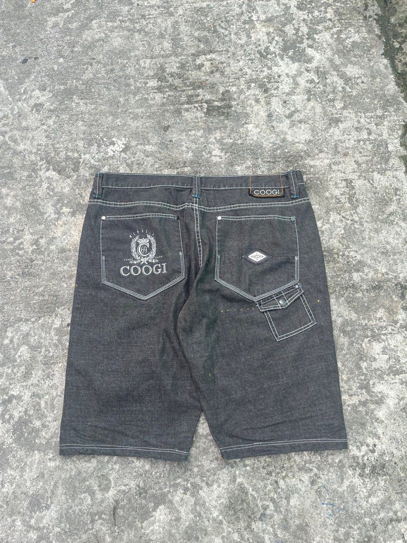 COOGI JORTS (Category: Shorts) located in Mabalacat. Submitted by aas_thriftfings (Listing ID 1391506109, Image 1). Description: 42x35 no issue.
