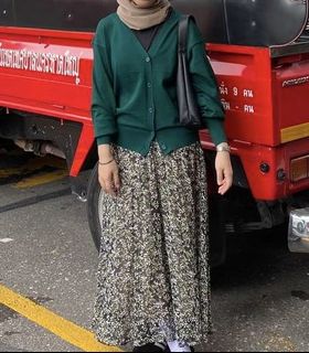 (Category: ) located in . Submitted by ummiwears (Listing ID 1388586462, Image 1). Description: .