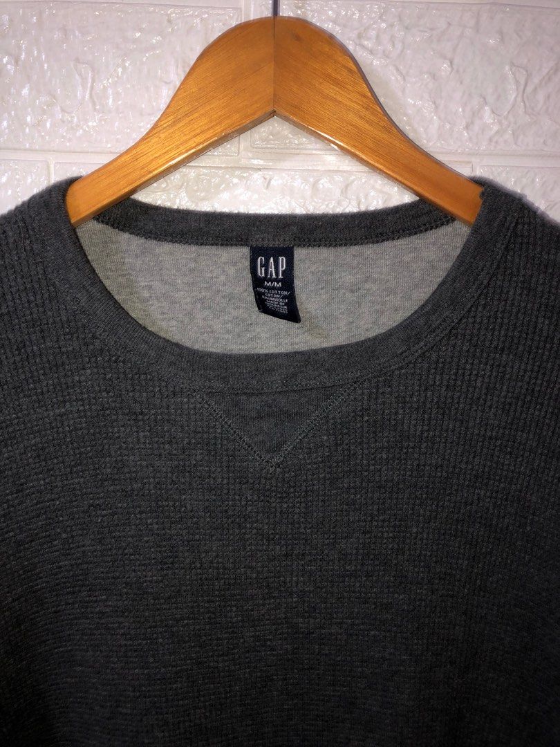 Gap Waffle LongSleeves (Category: Formal Shirts) located in Puerto Princesa. Submitted by vanjagmis (Listing ID 1391468290, Image 3). Description: Gap Waffle Long Sleeves ♻️SIZE: Medium To Large ♻️DIMENSION: 20 x 28 ♻️CONDITION: Excellent as new condition ♻️ISSUE: None 💸MINE: 270 Free Shipping 🚨No return and exchange. 🚨Check all the details and pics before purchasing the item. 🚨Color may vary due to lighting. 🚨Manage your expectations since 