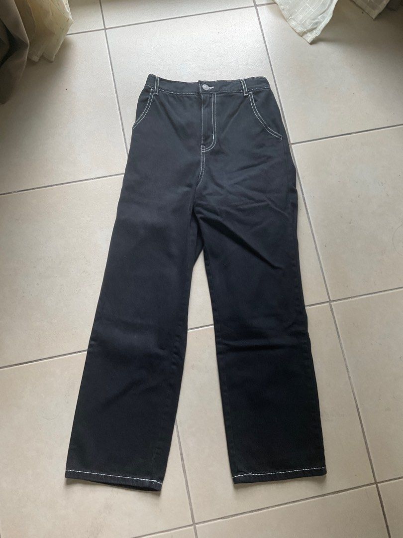 garterized jeans straight black gu (Category: Other Bottoms) located in Manila. Submitted by frootjooce (Listing ID 1391416222, Image 1). Description: gcash j&t or same day delivery.