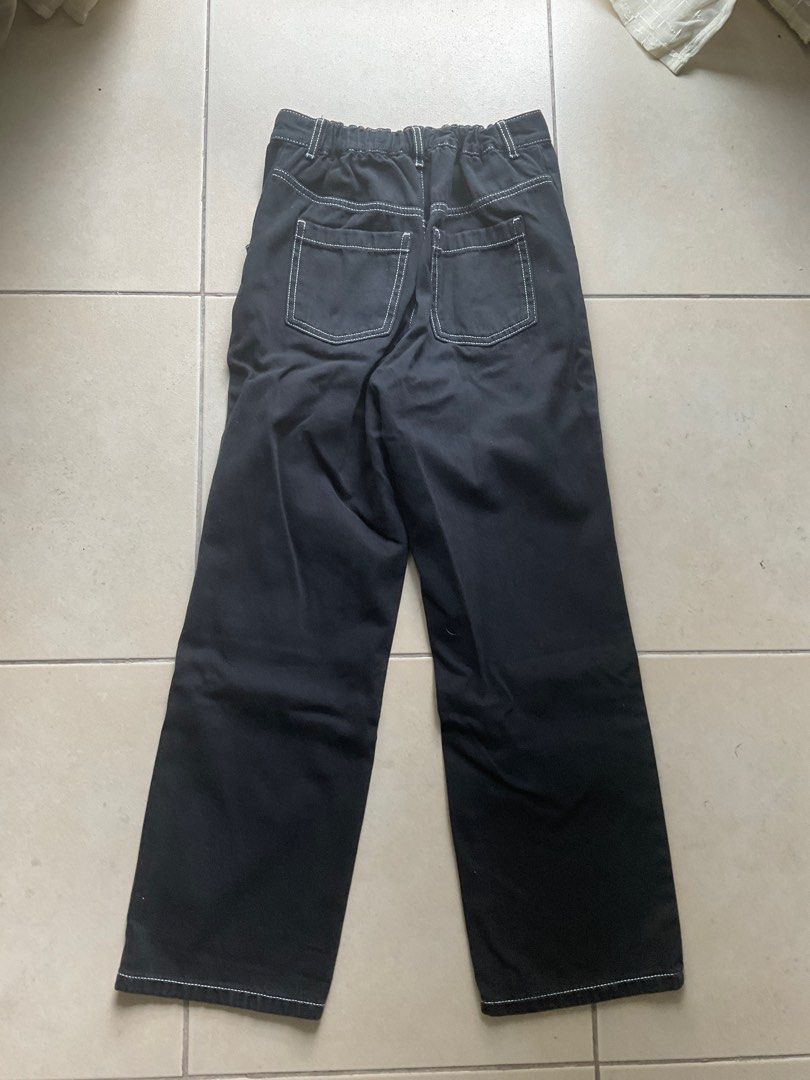 garterized jeans straight black gu (Category: Other Bottoms) located in Manila. Submitted by frootjooce (Listing ID 1391416222, Image 3). Description: gcash j&t or same day delivery.