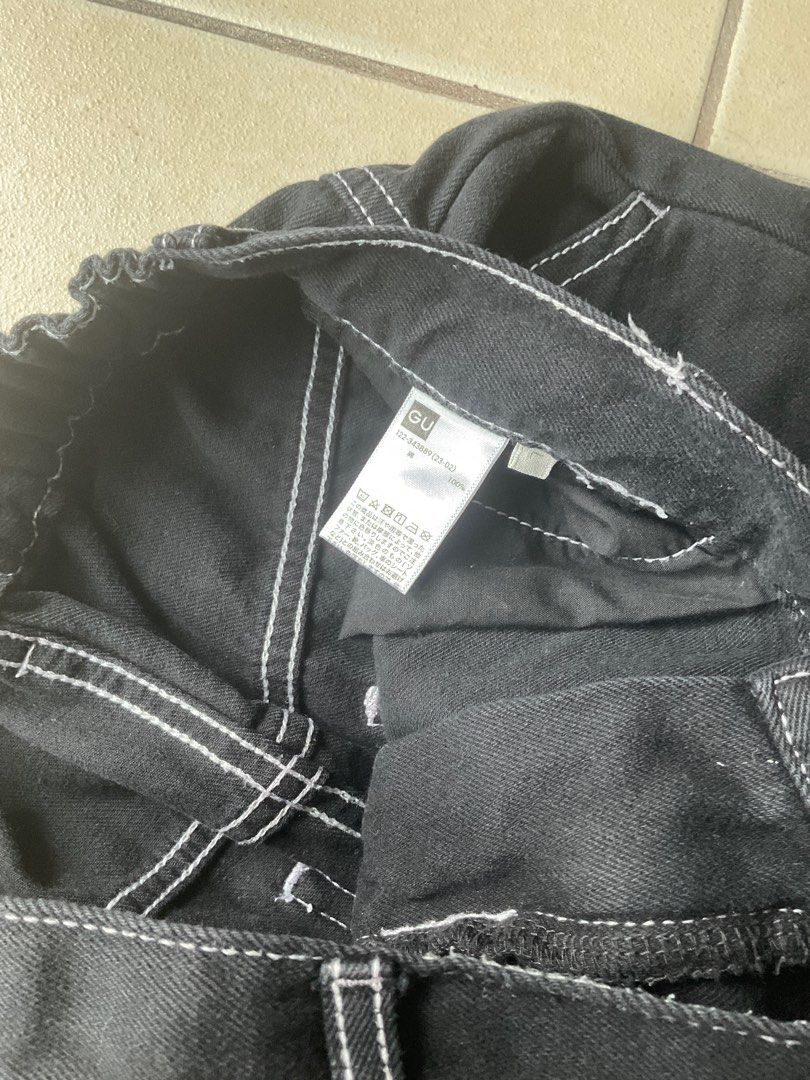 garterized jeans straight black gu (Category: Other Bottoms) located in Manila. Submitted by frootjooce (Listing ID 1391416222, Image 2). Description: gcash j&t or same day delivery.