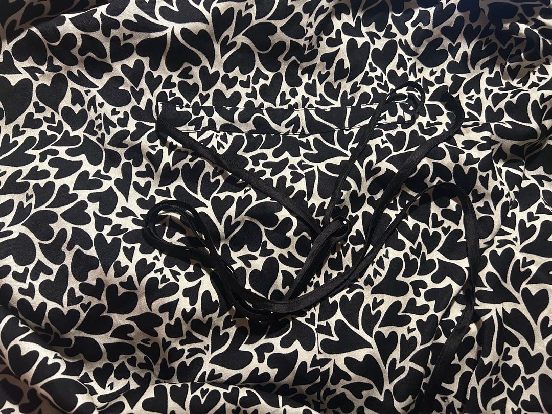 Heart design maxi dress premium quality (Category: Dresses) located in Cainta. Submitted by mitakashiii (Listing ID 1391479902, Image 3). Description: Heart maxi dress Good as new M-L B: up to 40' W:up to 40' L: 44' Ganda nitooo 🥺 Rfs: di na kasya Loc: cainta rizal Pm for more details .