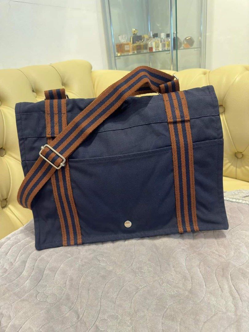 Hermes Messenger Bag Authentic💯🎌 (Category: Luxury Bags & Wallets) located in Davao. Submitted by SecondhandItems97 (Listing ID 1391431659, Image 2). Description: Large size With generic dustbag only.