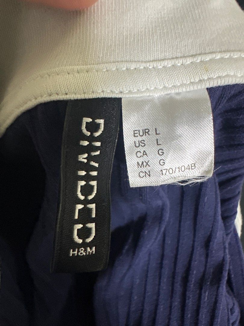 H&M navy blue collared dress (Category: Dresses) located in Baguio. Submitted by ons03 (Listing ID 1391423698, Image 2). Description: .
