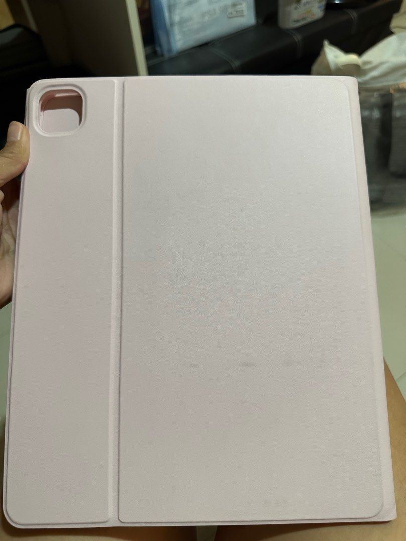 Ipad air 13 2024 m2 case with free bluetooth keyboard (Category: Cases & Sleeves) located in Manila. Submitted by itsyourgirlmc (Listing ID 1391467895, Image 2). Description: Lost the type c cord for the keyboard No issues.