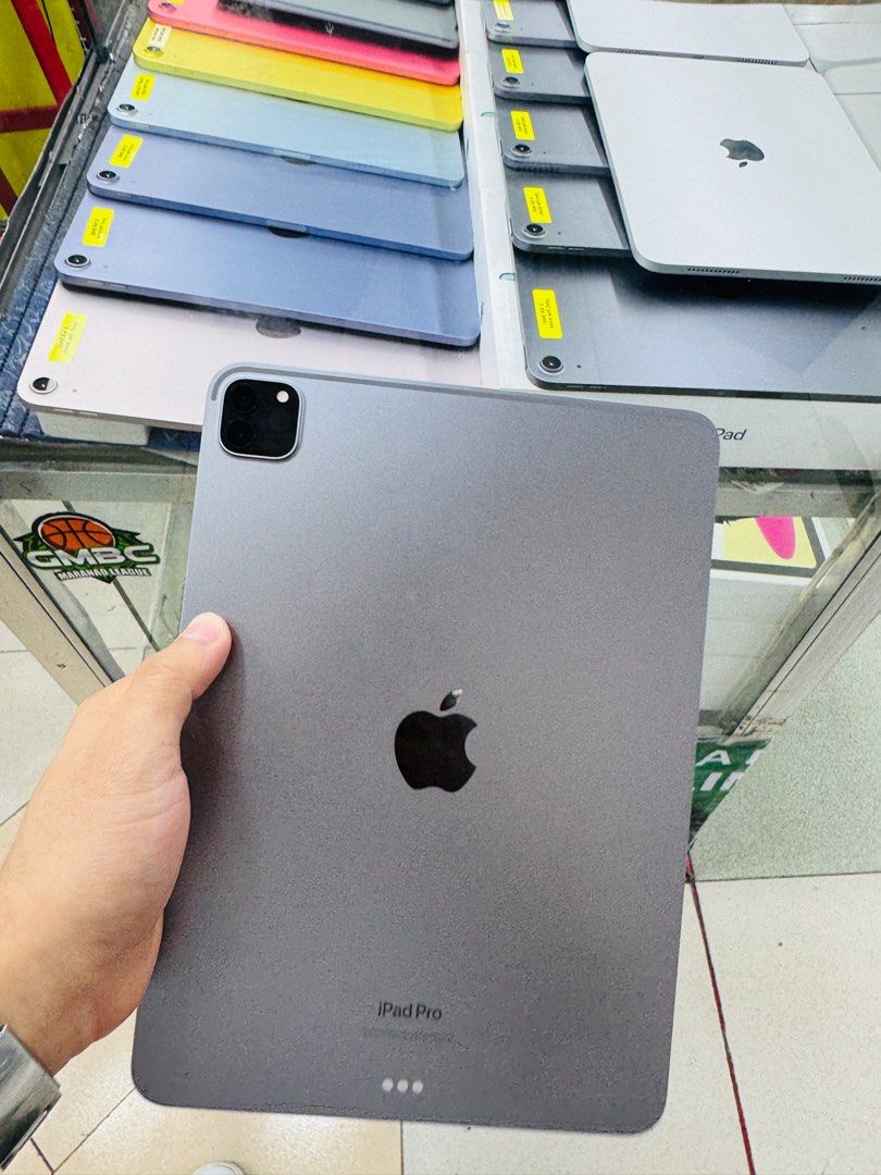 iPad Pro M2 11" 256GB Wifi Complete (Category: iPad) located in San Juan City. Submitted by Khalidmgdla08 (Listing ID 1391523721, Image 1). Description: FOR SALE | TRADE/SWAP Price: 37,000 On hand: iPad Pro M2 11"✔️ 256GB ✔️ Wifi ✔️ 100% Original ✔️ 99% Makinis ✔️ 99% Smooth ✔️ NOT REFURB ✔️ NO HIDDEN ISSUES ✔️ NEVER BEEN REPAIRED ✔️ TEST TO SAWA✔️ FREE 3-UTOOLS ✔️ ANY MODEL OF IPHONE AND SAMSUNG ARE AVAILABLE! ✨ We accept: 🔹Cash 🔹Gcash 🔹Bank 