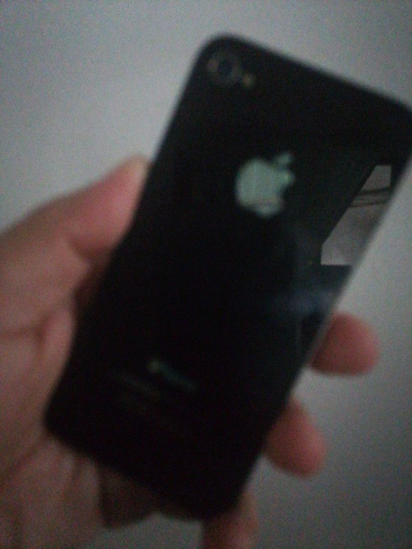 iPhone 4s (Category: Others) located in Caloocan City. Submitted by fpyf193 (Listing ID 1391548972, Image 2). Description: for sale iPhone 4s once Lang nagamit Nakatambak na Lang smart locked ISSUED: nakalimutan iCloud ID & soafer lobat WALANG charger, goods pa battery health, screen & true tone.