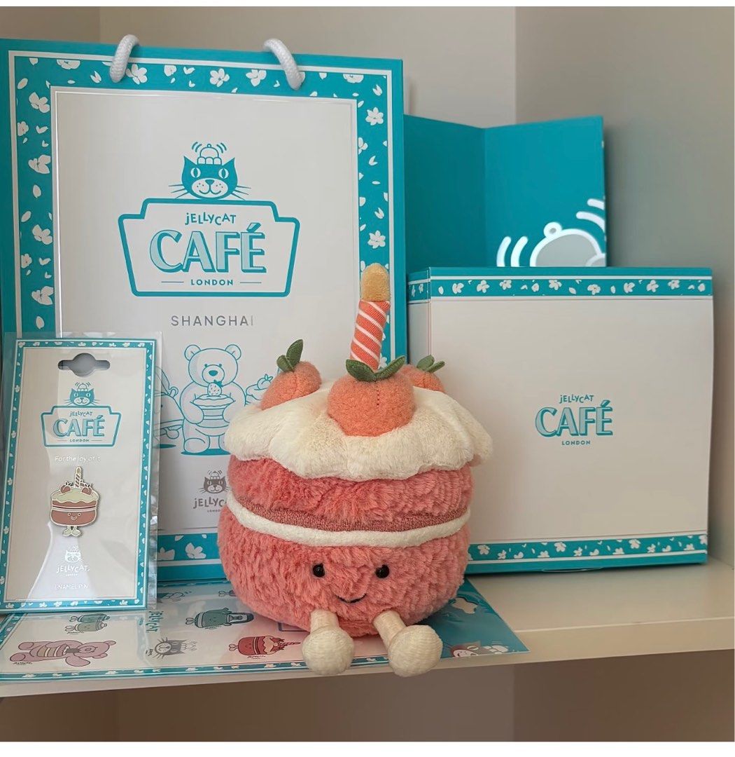 Jellycat Shanghai Exclusive Peach Cake Set, Toys & Collectibles
