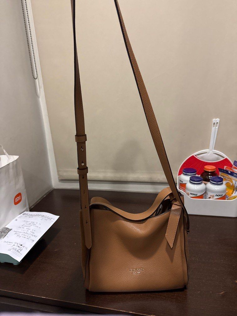 Kate Spade Bag (Category: Cross-body Bags) located in Quezon City. Submitted by vsaint (Listing ID 1391453030, Image 1). Description: Kate Spade Cross Body Bag Bought in BGC, comes with dust bag and Kate spade paper bag .