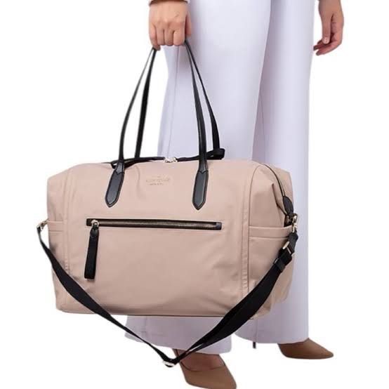 Kate Spade weekender (Category: Luxury Bags & Wallets) located in Tandag. Submitted by kawaiispreloved (Listing ID 1391507610, Image 2). Description: brand new.