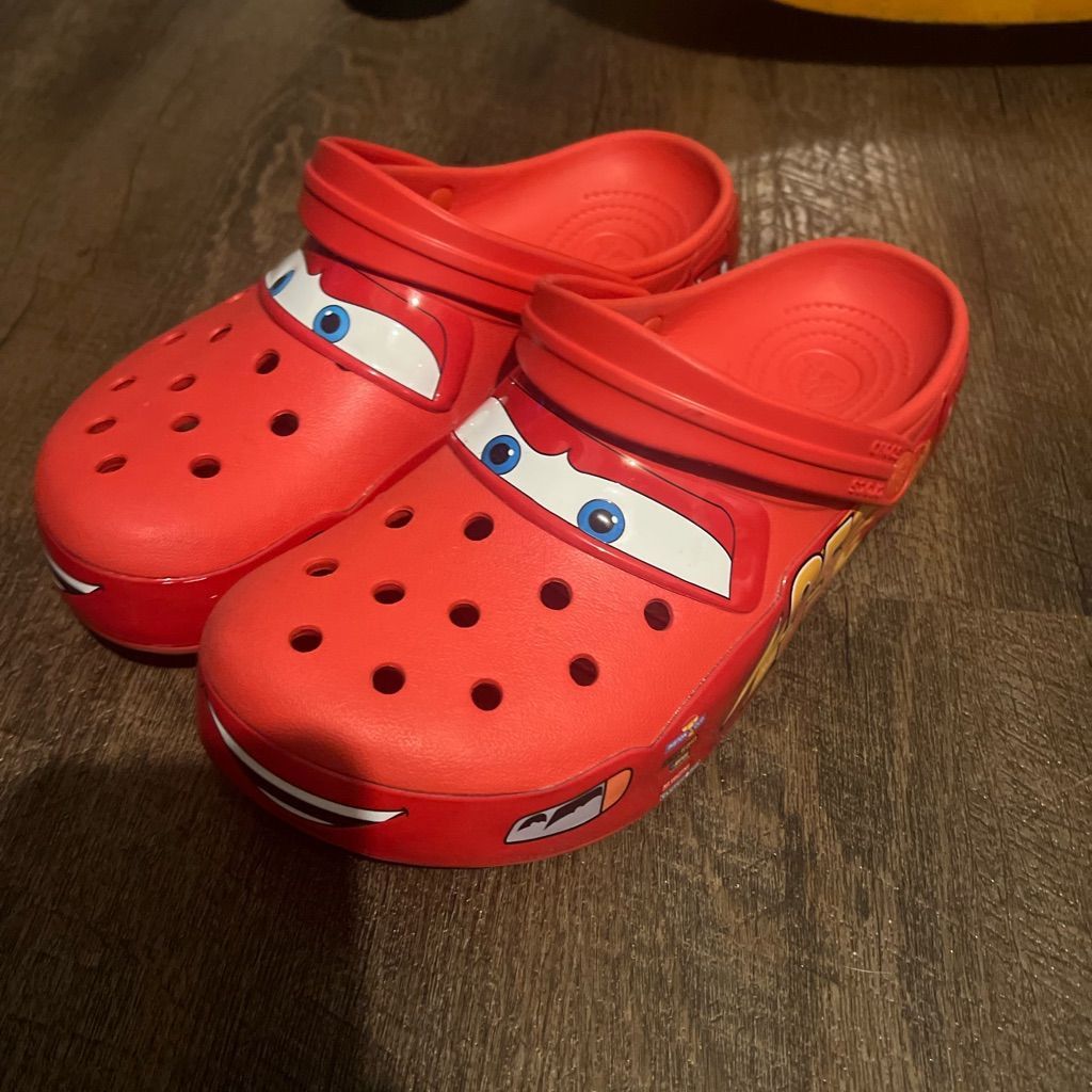 lightning mcqueen cars x crocs (Category: Sneakers) located in San Fernando. Submitted by fynder (Listing ID 1391465112, Image 3). Description: lightning mcqueen cars x crocs available sizes : 36-45 IG store :@fynder1 ❌ Not class A ❌ Not OEM/TOP GRADE ✅ ABSOLUTELY BEST BATCH IN THE MARKET 💯 ✅ What you see is what you get.