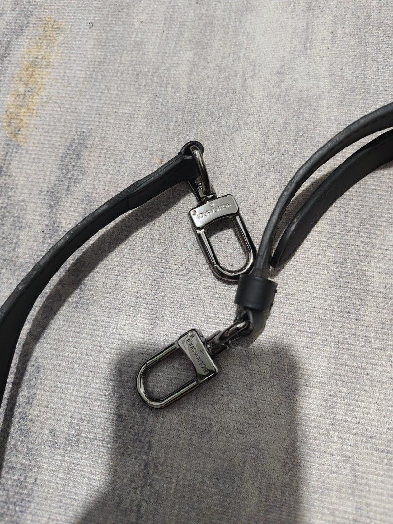 LOUIS VUITTON LEATHER STRAP (Category: Luxury Accessories) located in Baguio. Submitted by igorotak.111.taraki.com (Listing ID 1391478621, Image 2). Description: FS LOUIS VUITTON LEATHER STRAP NO ISSUES SOLID NITO ♥️.