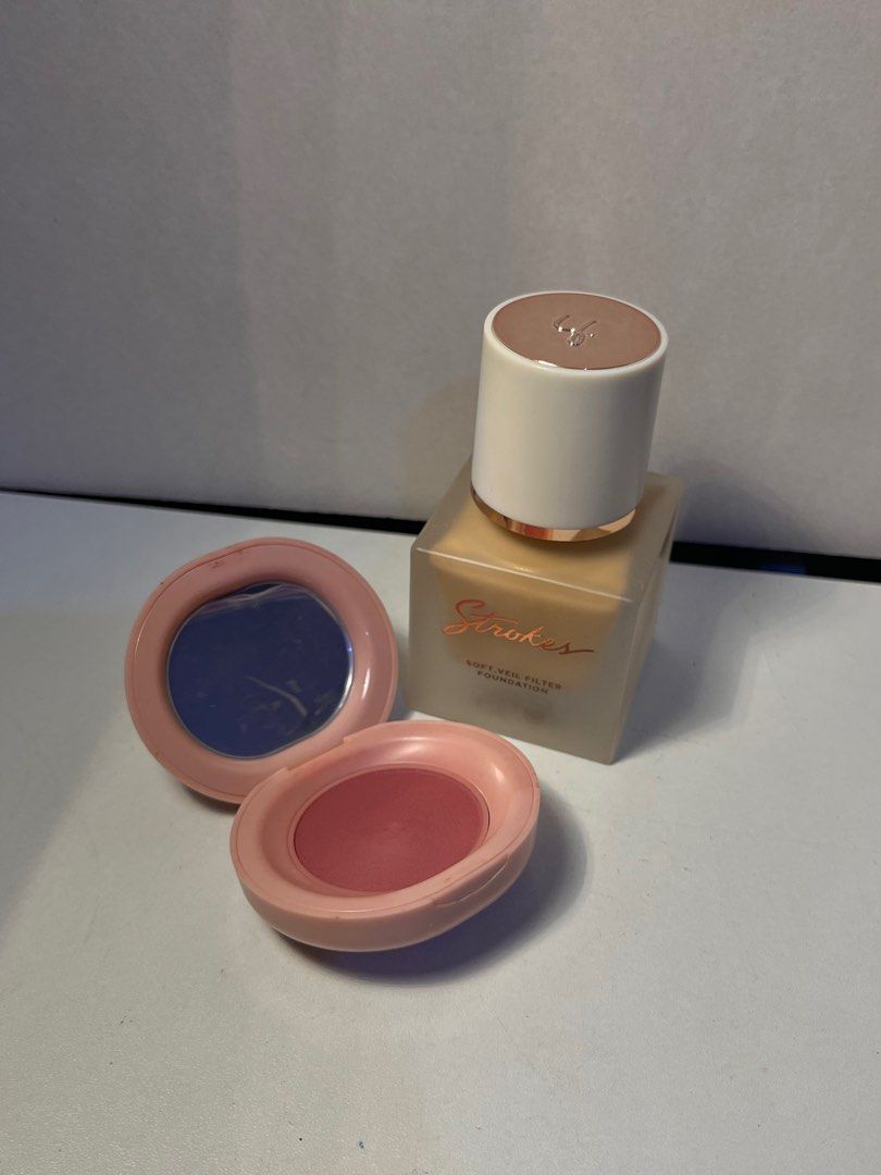 makeup bundle set | strokes > happy skin (Category: Makeup) located in Manila. Submitted by saloeraskie (Listing ID 1391460422, Image 1). Description: both swatched only as u can see in the picture w plastic pa ‘yung mirror ng blush.