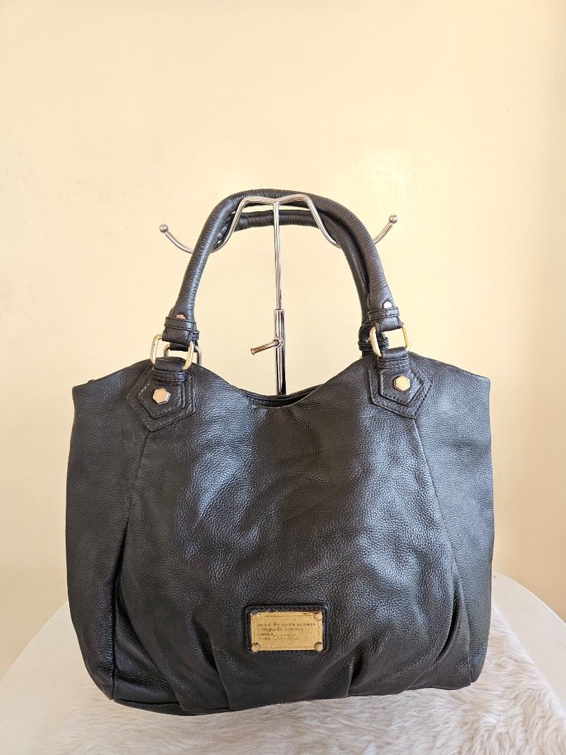 Marc Jacobs vintage leather bag (Category: Luxury Bags & Wallets) located in Batangas. Submitted by iris_26 (Listing ID 1391498717, Image 1). Description: Pre-loved ♥️.