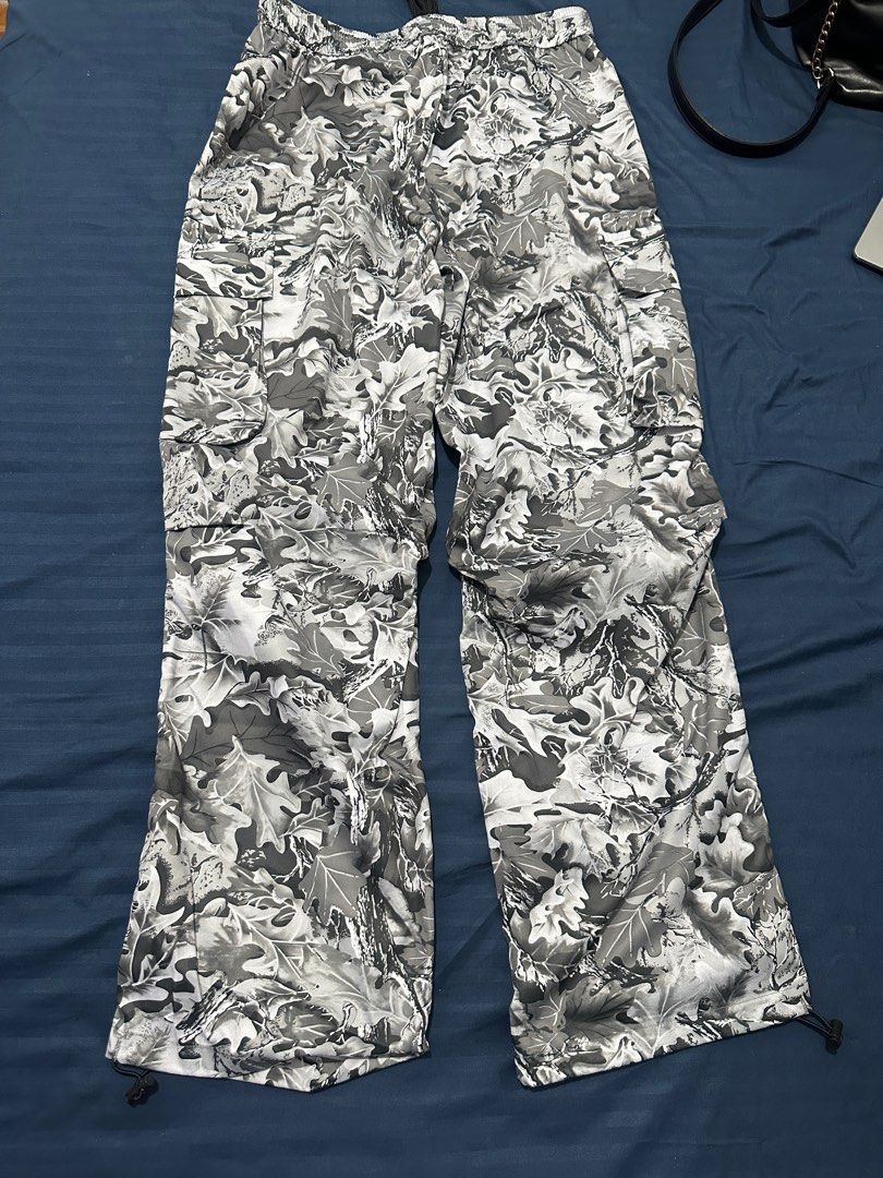 Men’s wide-legged pants (Category: Jeans) located in Quezon City. Submitted by pjrosetase (Listing ID 1391478871, Image 2). Description: .