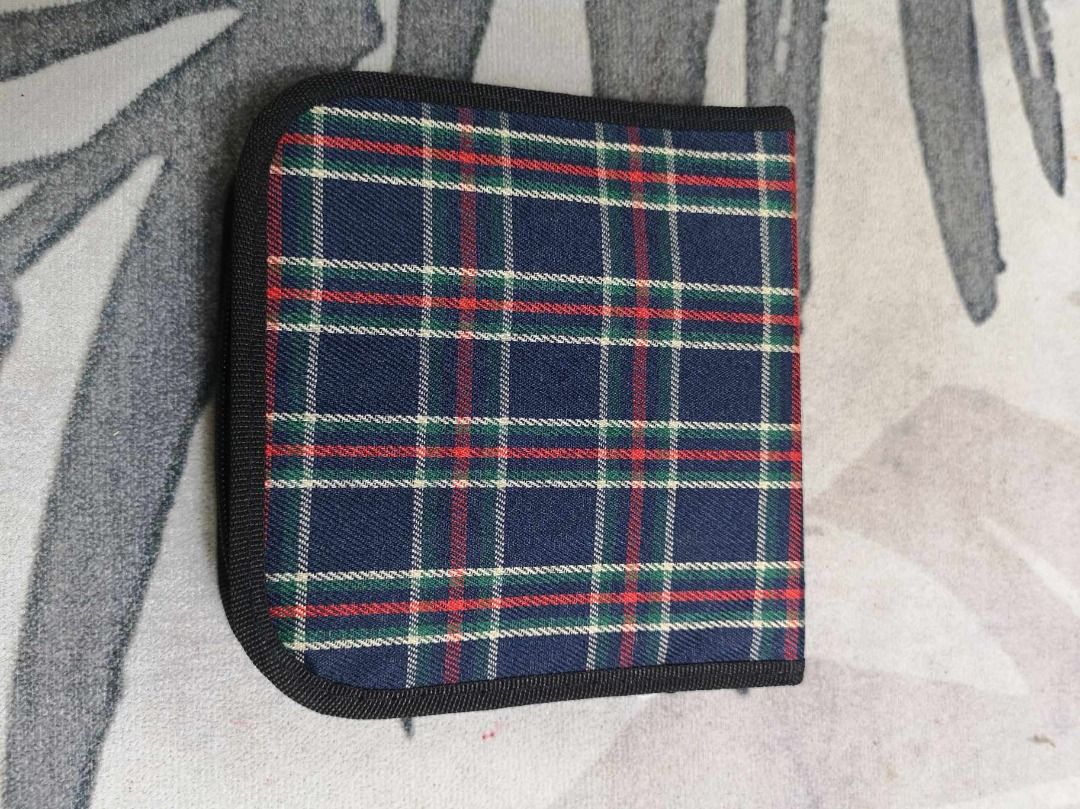 Navy Blue Plaid CD Storage (Category: Portable Audio Accessories) located in Santa Cruz. Submitted by jmy_surplus.2 (Listing ID 1391425762, Image 1). Description: Size ; L - 6 W - 6.3 Color ; Blue Type ; CD Storage Brand ; No Brand Material ; Nylon Style ; Plaid design CD Storage LG 119 JMY 5 Batch #147.