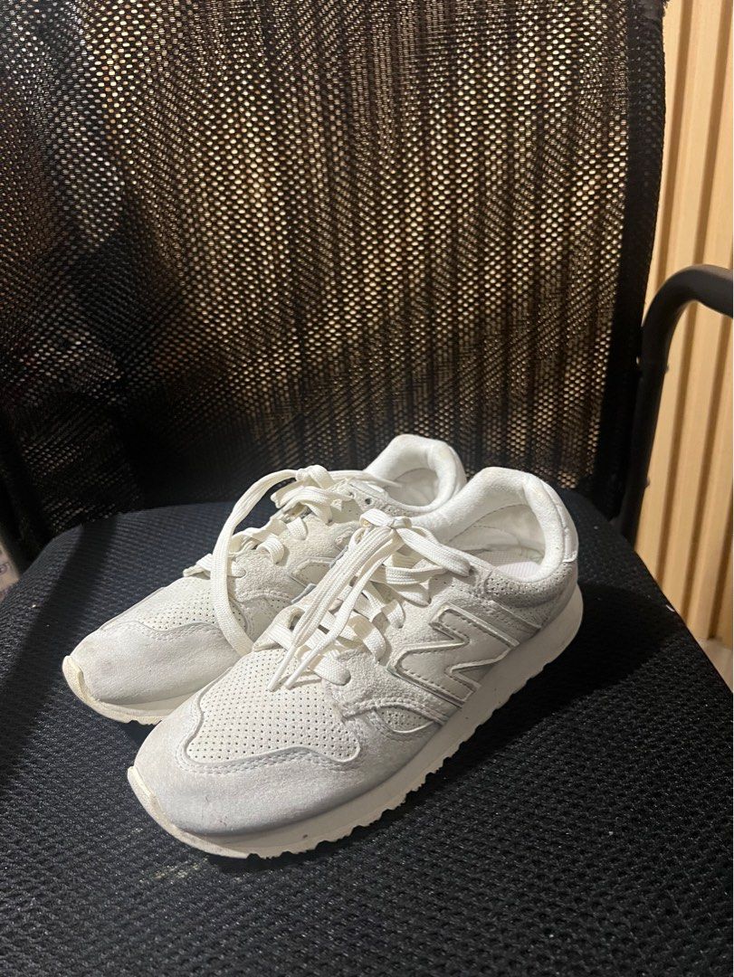 New Balance 520 in White (Category: Sneakers) located in Cavite. Submitted by lovedbysheee (Listing ID 1391490274, Image 2). Description: No issue, needs minimal cleaning Size US 3.5 (22cm).