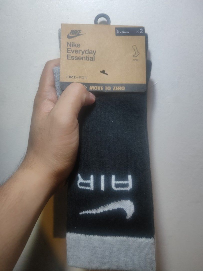 Nike Everyday Essentials Crew Socks (2 Pairs) (Category: Socks) located in Manila. Submitted by keepgrind2023 (Listing ID 1391535240, Image 2). Description: Nike Everyday Essentials Crew Socks (2 Pairs).