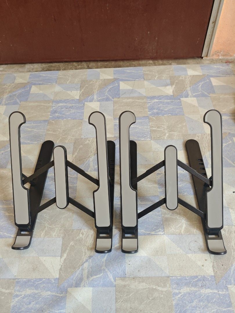 Notebook bracket (Category: Other Home Decor) located in Pasir Gudang. Submitted by alwinsuddin (Listing ID 1391370937, Image 1). Description: condition baru . dapat 2 . minat pm.