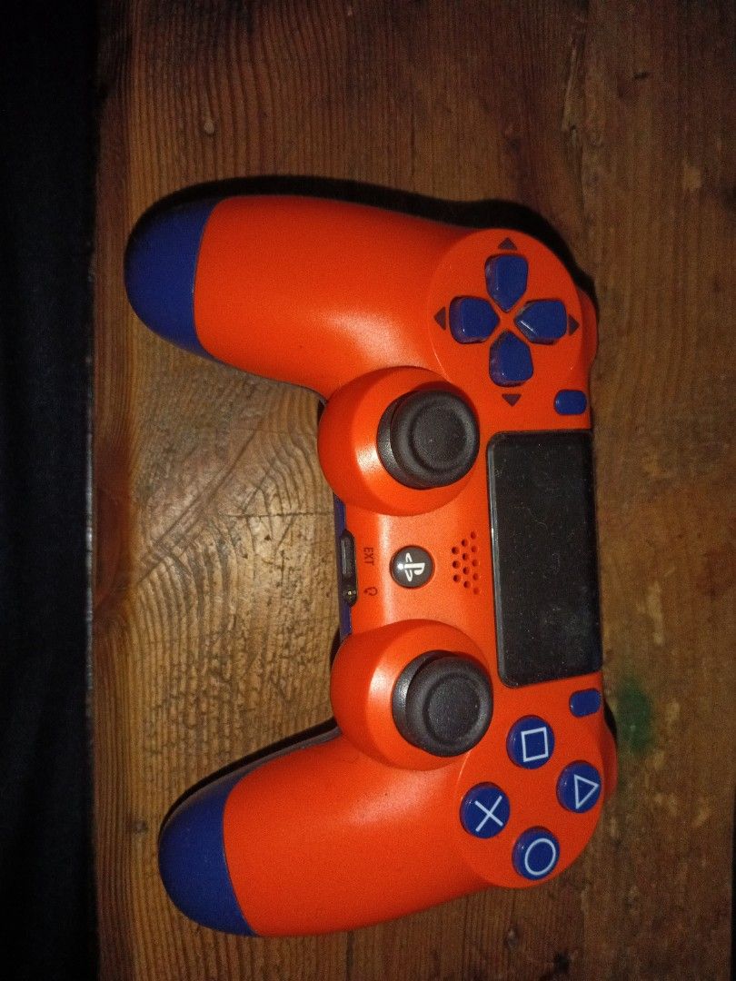 OEM controller (Category: PlayStation) located in Petaling Jaya. Submitted by subzerogaming (Listing ID 1391415285, Image 1). Description: .