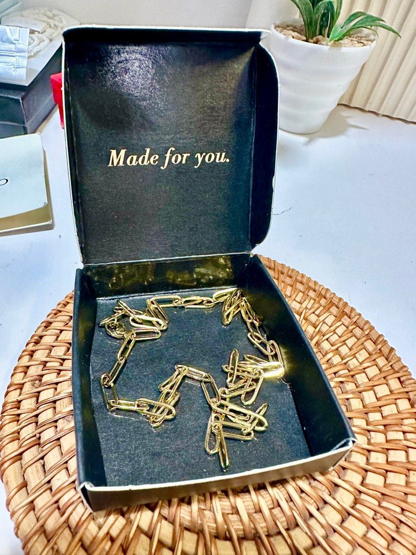 TBK NECKLACE W/ BOX (Category: Necklaces) located in Pasig City. Submitted by dai_clutter (Listing ID 1391424910, Image 1). Description: PERFECT PANG GIFT :).