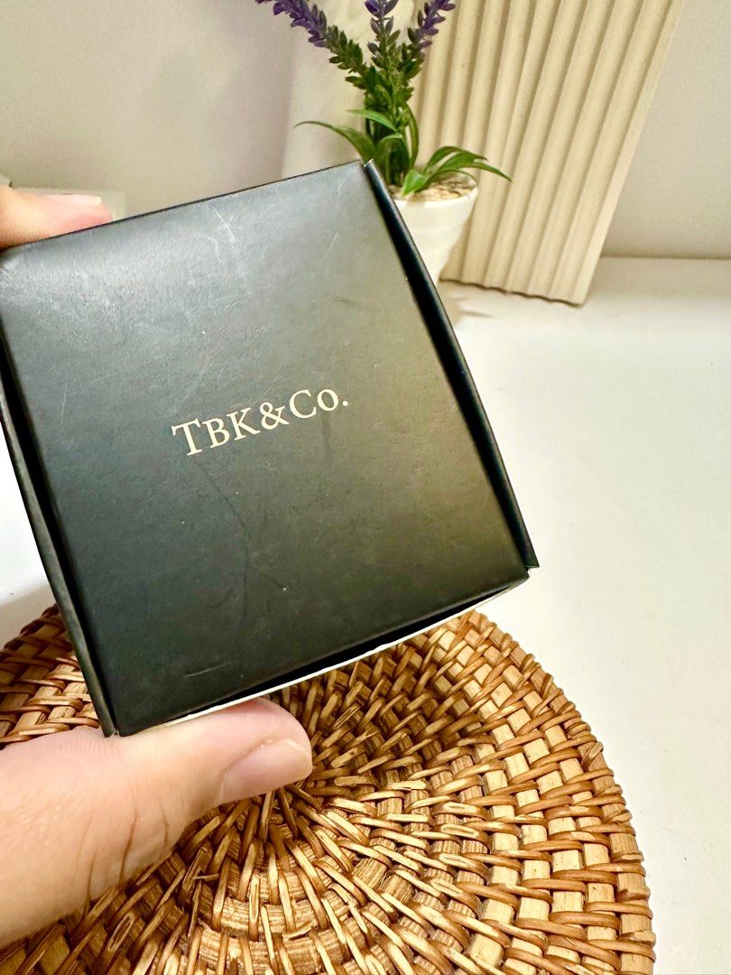 TBK NECKLACE W/ BOX (Category: Necklaces) located in Pasig City. Submitted by dai_clutter (Listing ID 1391424910, Image 3). Description: PERFECT PANG GIFT :).
