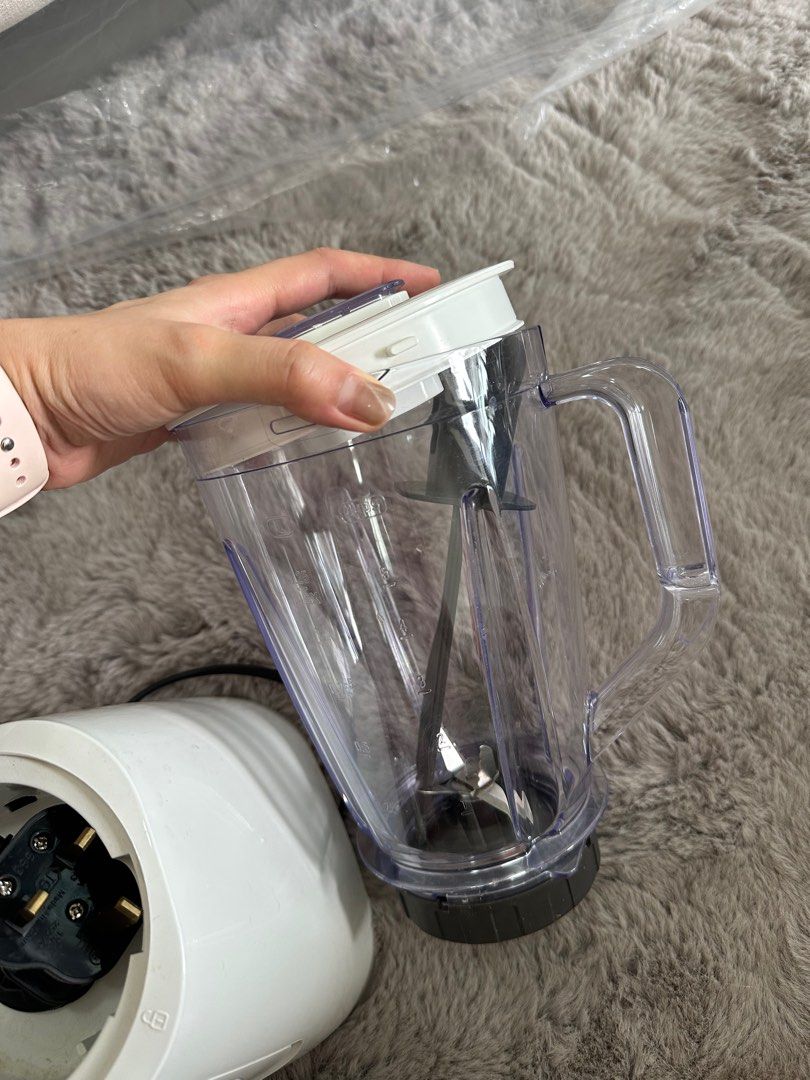 Tefal blender (Category: Juicers, Blenders & Grinders) located in Kuala Lumpur. Submitted by temmeneo (Listing ID 1391516035, Image 3). Description: Only used to blend juice before.