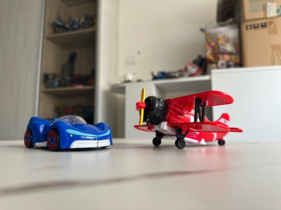 Transformers collaborative Sonic (Category: Toy Figures) located in Singapore. Submitted by urfriendlybenchwarmer (Listing ID 1391425610, Image 2). Description: Tf X Sonic Complete and in good condition Faithful adaptations of Sonic and Tails Perfect for sonic and transformer fans Cheaper than retail.