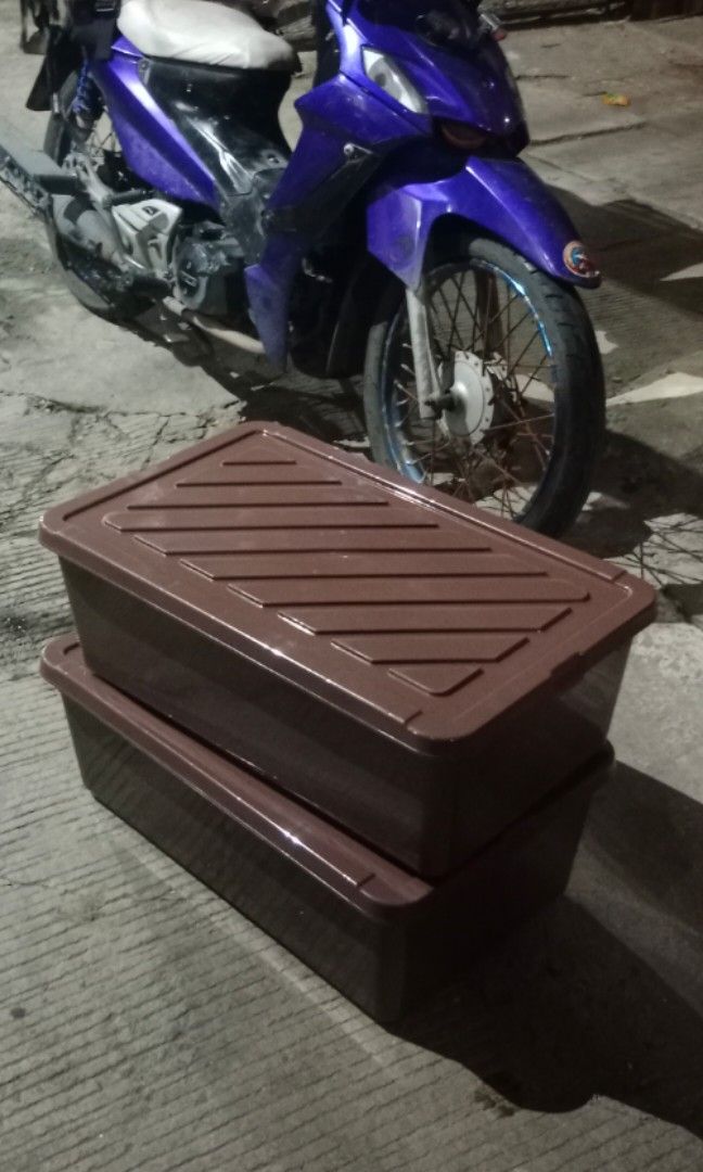 Underbed storage box 50LITERS (Category: Storage Boxes & Baskets) located in Caloocan City. Submitted by janeil23452 (Listing ID 1391441101, Image 1). Description: Underbed storage box 50liters 185 each fix na size -L-26 h-8.5 w-15 inches po lahat pick up/ lalamove delivery loc. bagong Barrio Caloocan.
