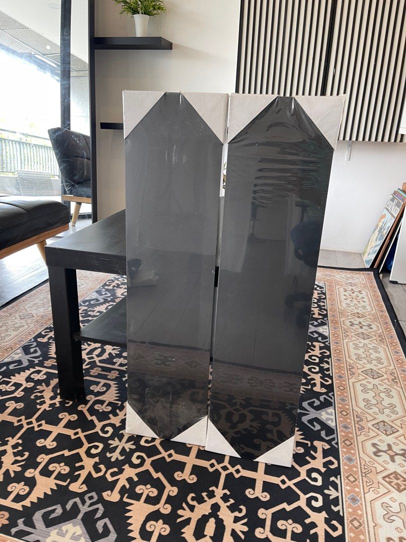 Wall Shelves (Category: Shelves, Cabinets & Racks) located in Kuala Lumpur. Submitted by nha158 (Listing ID 1391405310, Image 2). Description: 1 whole set 30 x 26cm (2) 110 x 26cm (2) .