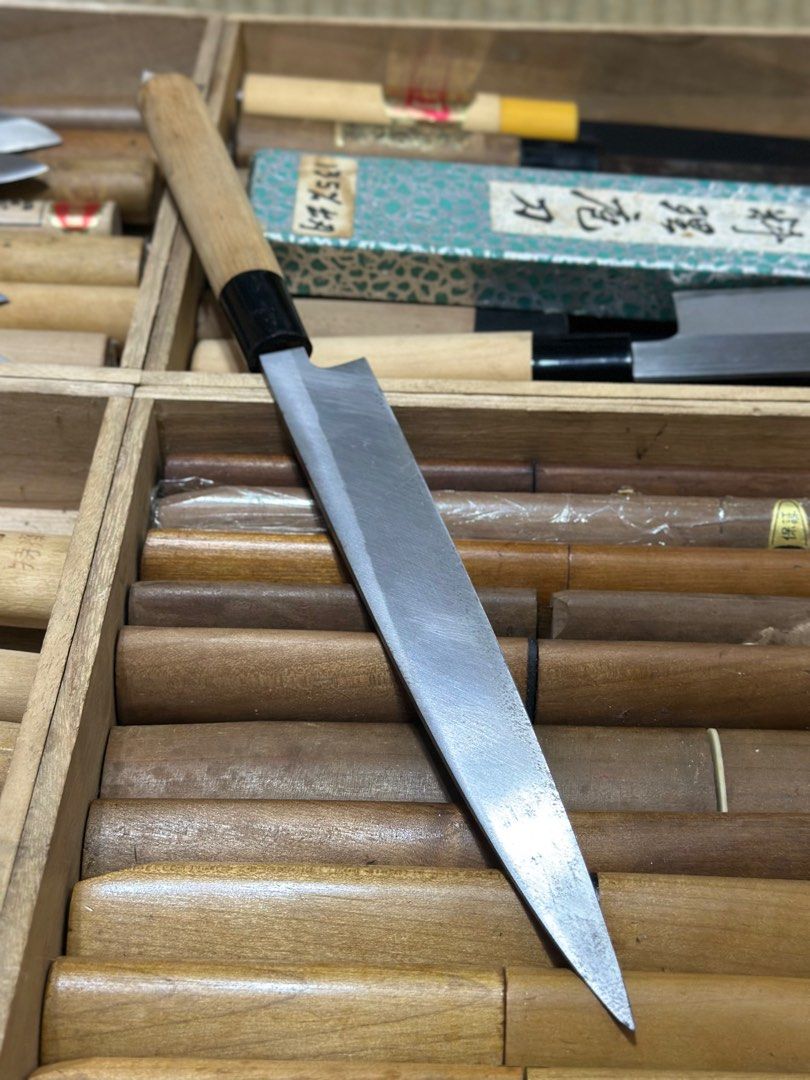 Yanagiba Japan Knife (Category: Knives & Chopping Boards) located in Davao. Submitted by furendorithrifter (Listing ID 1391388650, Image 2). Description: 200mm blade 3.6mm spine.