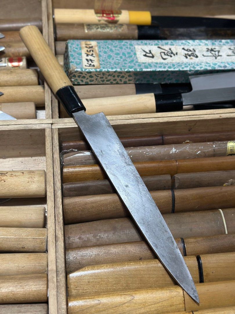 Yanagiba Japan Knife (Category: Knives & Chopping Boards) located in Davao. Submitted by furendorithrifter (Listing ID 1391389972, Image 2). Description: 200mm blade 3mm spine.