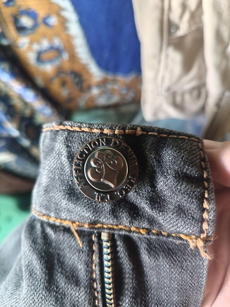 Affliction pants (Category: Jeans) located in Manila. Submitted by wearyafrom_ (Listing ID 1391567880, Image 3). Description: .